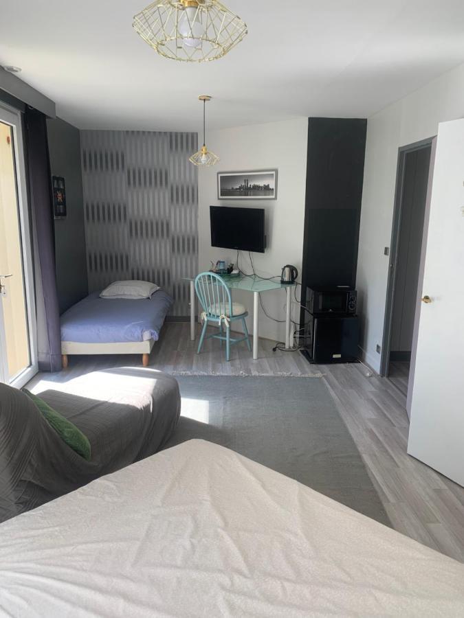 Chambre D'Hotes Le Prieure Gommerville Экстерьер фото